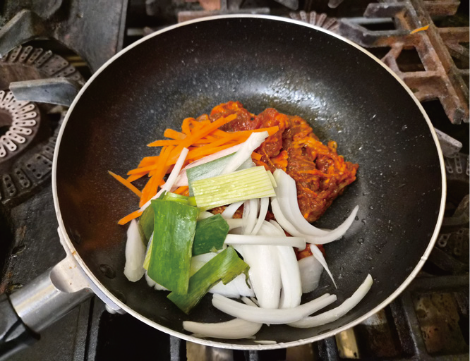 파, 양파, 당근 넣고